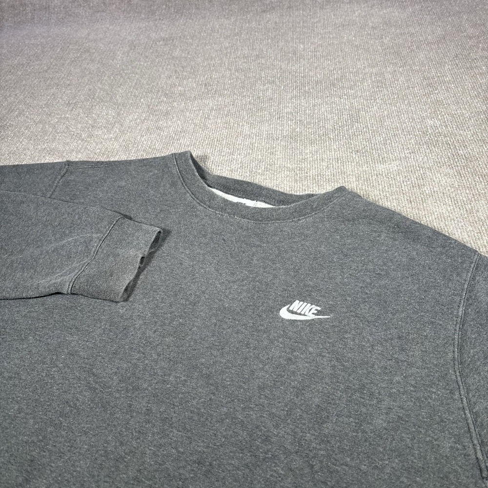 Nike Sportswear Club Fleece Sweatshirt Mens 2XL Crewneck Gray Embroidered Logo